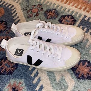 Veja Nova Canvas Sneaker White